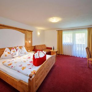 Camera con letto king size